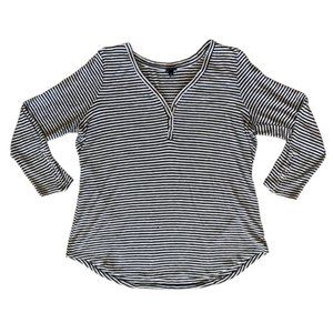 Black and White TORRID Long Sleeve V Neck, Henley Shirt Plus Size  🖤 🤍